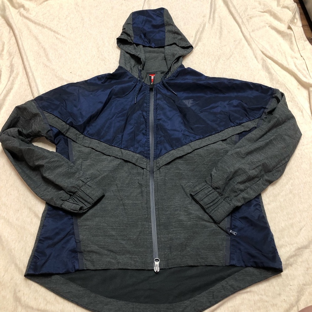 Nike Windrunner Lightweight Jacket Windbreaker Athletic Activewear